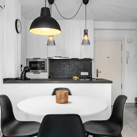 Renovated Center Within Walking Distance * Марбелья