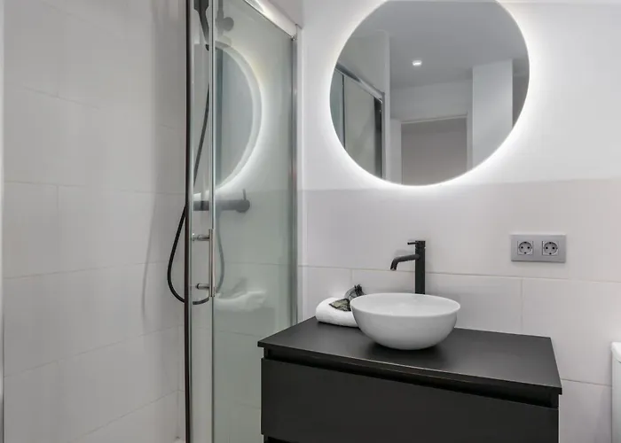 Renovated Center Within Walking Distance アパート マルベーリャ