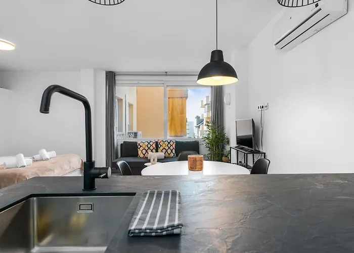 Renovated Center Within Walking Distance アパート マルベーリャ