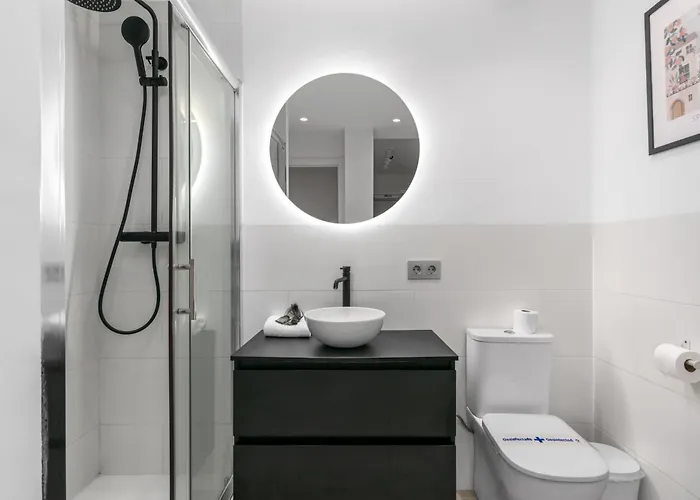 Renovated Center Within Walking Distance * ماربيا