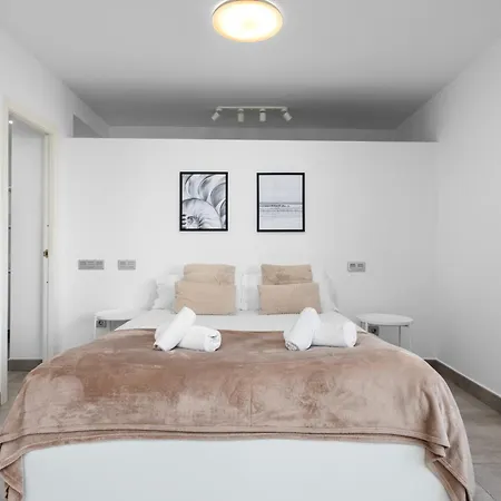 아파트 Renovated Center Within Walking Distance